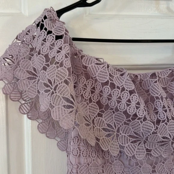 Women’s Lulu's Frill and Grace Lavender Lace Off-the-Shoulder Dress Size Medium - Picture 7 of 12